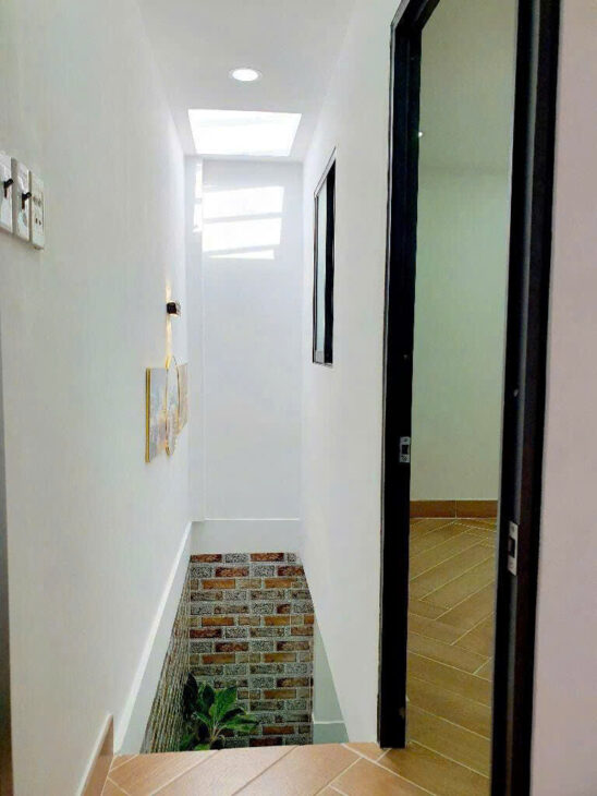 Bán nhà ở đường Nguyễn Kiệm hường ra Phạm Văn Đống giáp Bình Thạnh giá chỉ 3 tỷ nhà đẹp, ở ngay.