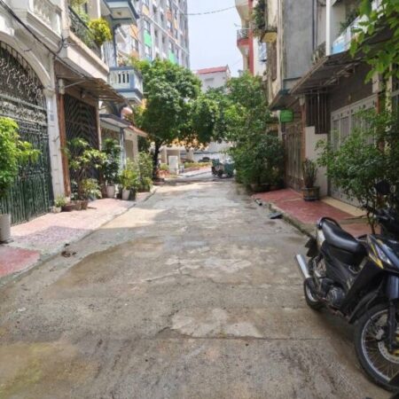 PHÙNG CHÍ KIÊN 30M x5 TẦNG 8,8 TỶ-PHÂN LÔ,Ô TÔ TRÁNH NHÀ DÂN XÂY,2 THOÁNG,FULL NỘI THẤT PHÙNG CHÍ KIÊN 30M x5 TẦNG 8,8 TỶ-PHÂN LÔ,Ô TÔ TRÁNH NHÀ DÂN XÂY,2 THOÁNG,FULL NỘI THẤT