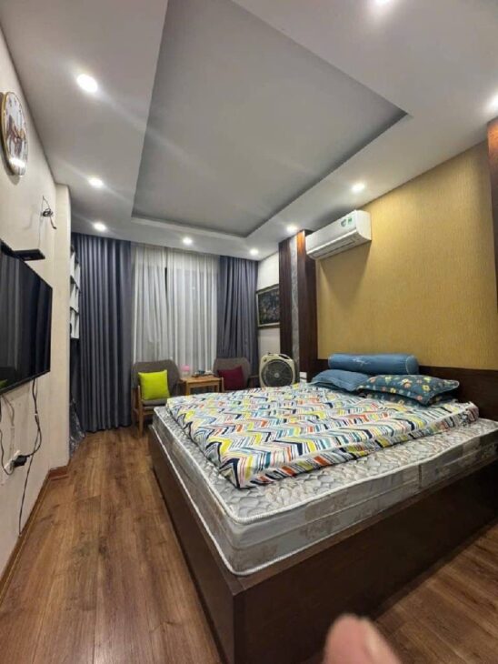 PHÙNG CHÍ KIÊN 30M x5 TẦNG 8,8 TỶ-PHÂN LÔ,Ô TÔ TRÁNH NHÀ DÂN XÂY,2 THOÁNG,FULL NỘI THẤT