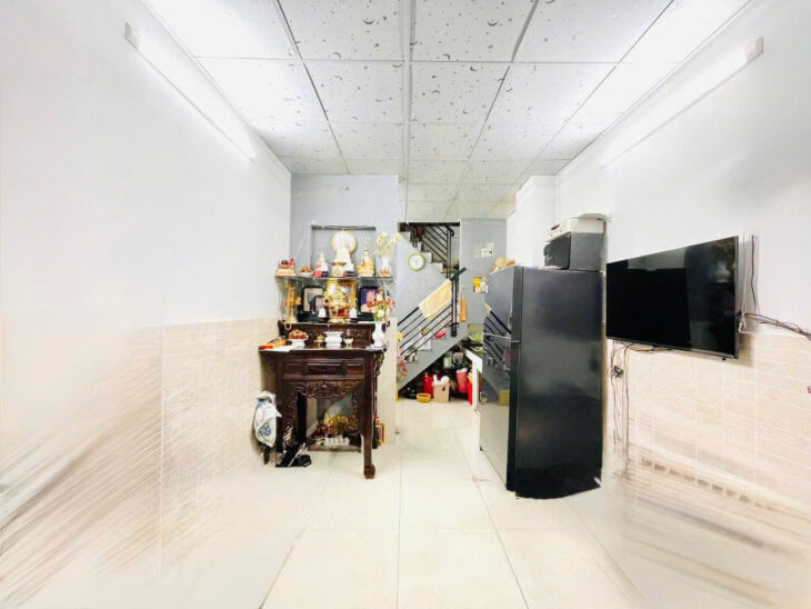 Bán nhà hẻm xe ô tô đường Phan Văn Trị, Phường 7, Quận Gò Vấp, giá chỉ 3 tỷ 9, nhà đẹp, ở ngay