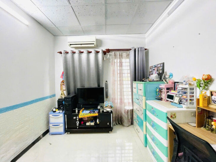 Bán nhà hẻm xe ô tô đường Phan Văn Trị, Phường 7, Quận Gò Vấp, giá chỉ 3 tỷ 9, nhà đẹp, ở ngay