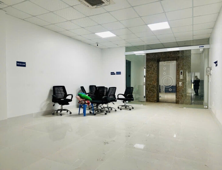 VP VIP MP Trịnh Văn Bô KD 115m2- 6tầng-TM, vỉa hè KD Đỉnh, giá 32.9 tỷ