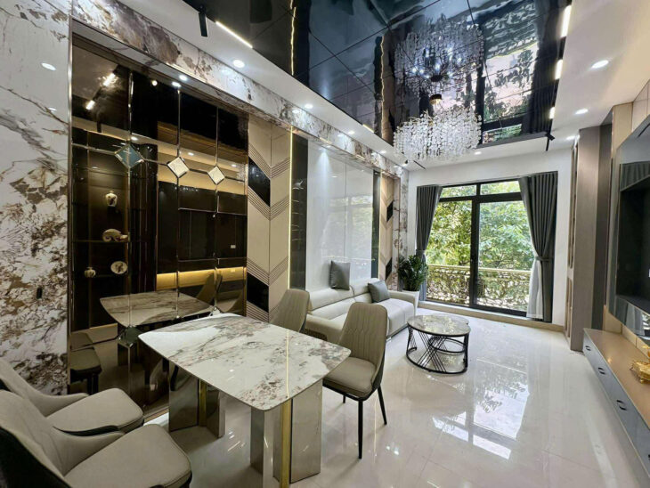 Bán nhà mặt phố Kim Giang, Thanh Xuân, HN. 42m2 x 4 tầng, 5PN, Sổ đỏ. Giá tốt! LH: 0975948906