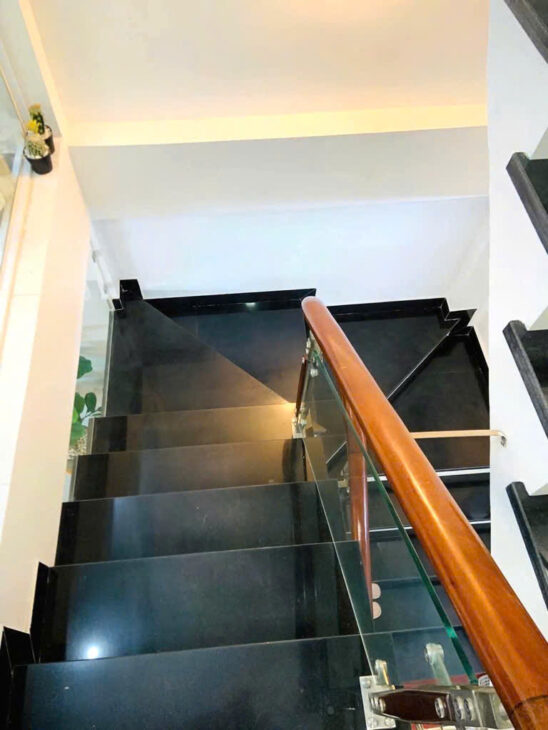 SIÊU PHẨM YÊN HOÀ 2 MẶT THOÁNG – 1 NHÀ RA PHỐ – Ô TÔ ĐỖ CỬA. KD ĐỈNH. 42x5T