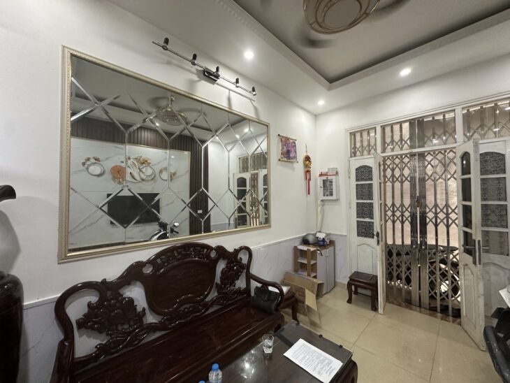 NGUYỄN KHANG 51M CHỈ 7,9 TỶ NHÀ ĐẸP,FULL NỘI THẤT,GẦN BÃI GỦI XE,NGÕ THÔNG