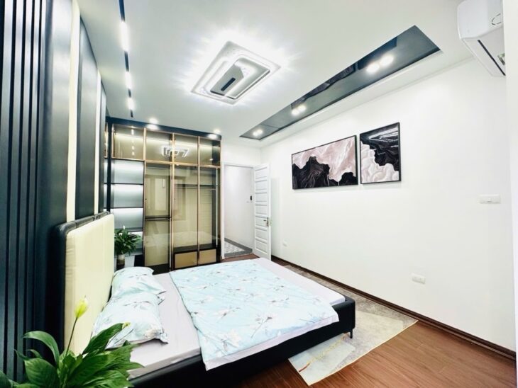 VÕ CHÍ CÔNG 32M GIÁ 8,25 TỶ,DÂN XÂY ,PHÂN LÔ,BA GÁC ĐỖ CỬA,FULL NỘI THẤT