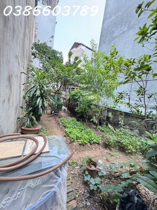 210.X Đức Giang – 60m² – MT 4.2m – Giá 7.2 tỷ – Ô tô đỗ cổng – Ngõ thông – Lô góc đẹp