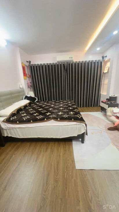 DƯƠNG QUẢNG HÀM NHÀ RẤT ĐẸP NGÕ THÔNG ÔTÔ – 40m2 6 tầng mặt tiền 4m Giá 11.3 tỷ