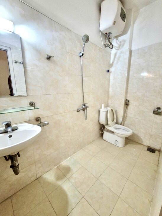 CẦU GIẤY DT 35M-7,9 TỶ,GẦN PHỐ,GẦN HỒ,NGÕ THÔNG,NHÀ DÂN XÂY ĐẸP,SỔ ĐỎ HOA HẬU