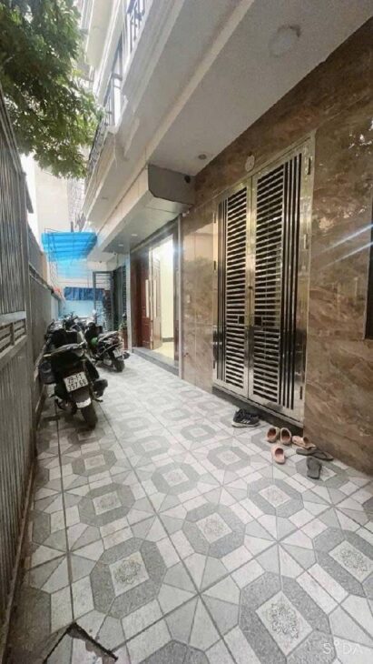 DƯƠNG QUẢNG HÀM 40M x5 TẦNG GIÁ 11,3 TỶ,NGÕ THÔNG,NHÀ ĐẸP Ở NGAY