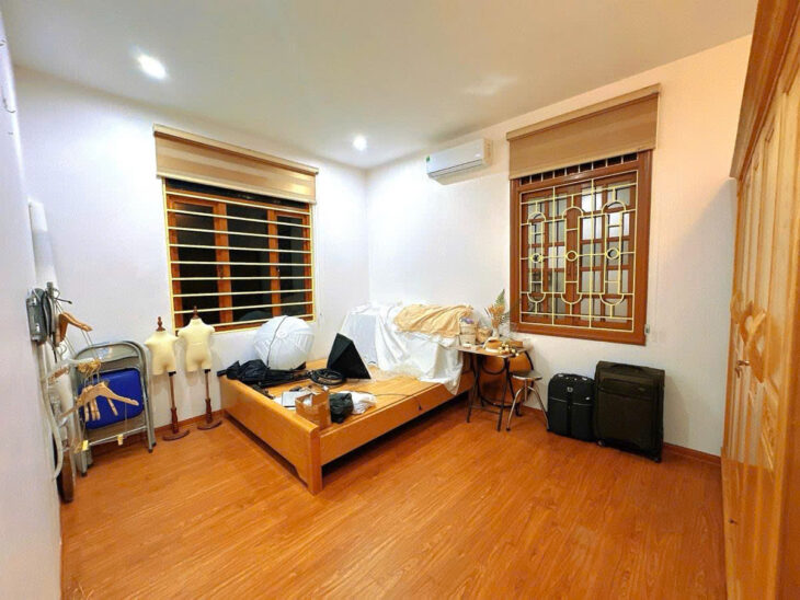 HÀO NAM LÔ GÓC 3 MẶT THOÁNG – GẦN Ô TÔ – DT 50m2 4 tầng mặt tiền 4.5m Giá 13.2 tỷ