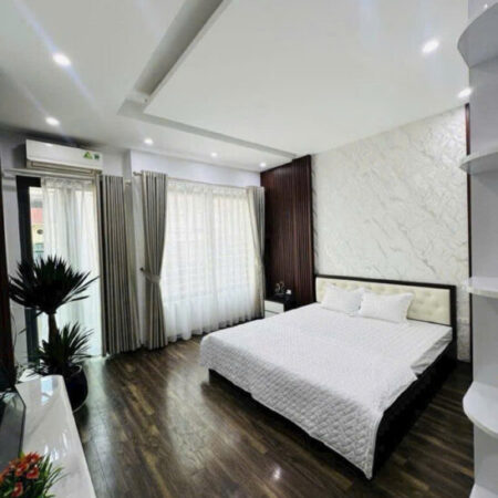 PL NGUYỄN CHÍ THANH – Ô TÔ TRÁNH – NGÕ THÔNG – 40m2 5 tầng mt 4.1m Giá 20tỷ