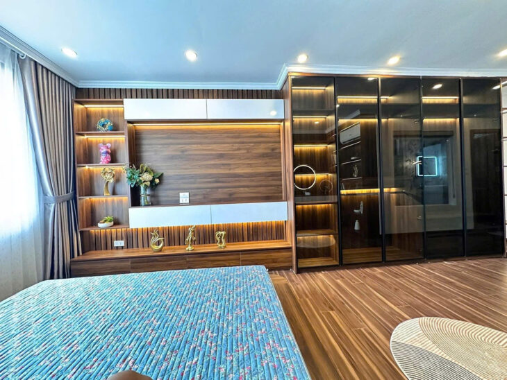 NGỌC KHÁNH – NHÀ ĐẸP – NGÕ THÔNG THANG MÁY Dt 52m2 6 tầng mặt tiền 4.6m Giá 18 tỷ