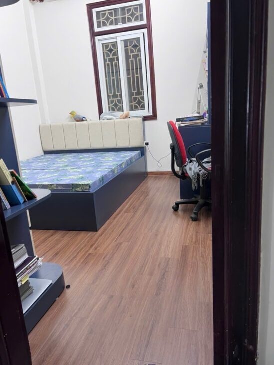 DỊCH VỌNG CẦU GIẤY 68M x5 TẦNG 15,5 TỶ NGÕ THẲNG,GẦN PHỐ,LÔ GÓC,Ô CHỜ THANG MÁY