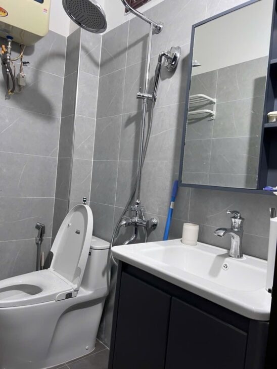 DỊCH VỌNG CẦU GIẤY 68M x5 TẦNG 15,5 TỶ NGÕ THẲNG,GẦN PHỐ,LÔ GÓC,Ô CHỜ THANG MÁY