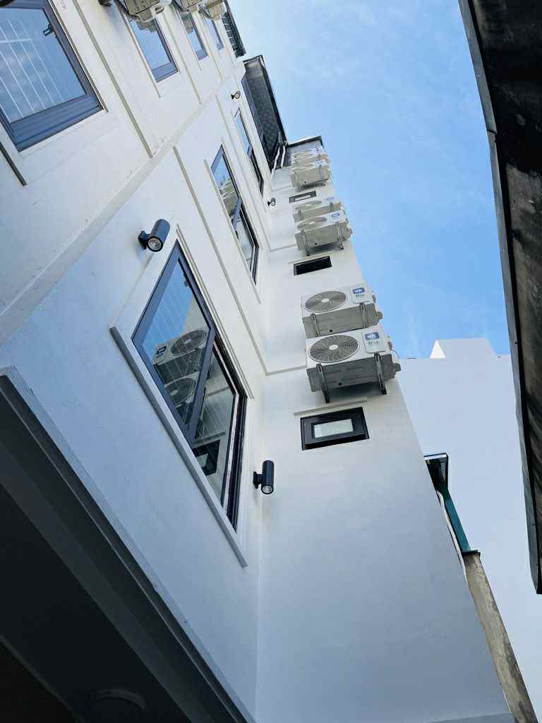 Bán căn hộ dịch vụ 75m 6 tầng thang máy, lô góc, ngõ thông ô tô đỗ cổng, vài bước ra phố, PCCC đầy