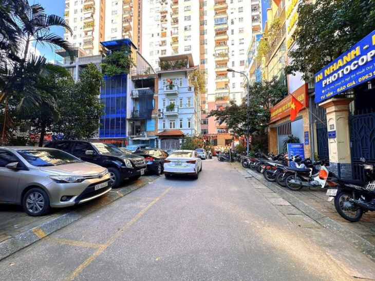 Biệt thự liền kề phố Lê Văn Lương, gara, 2 mặt thoáng,150m2, 5 tầng, MT 7.2m, Giá 52.5 tỷ