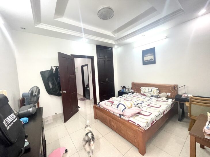 Nhà chính chủ Phan Văn Trị P.10 62m2 nở hậu 4.25m 3 tầng đẹp sát bên Cityland chỉ 10.6 tỷ.
