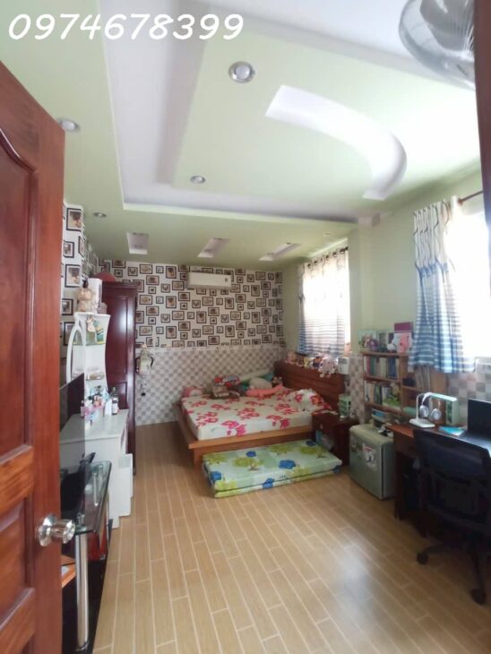 CHÍNH CHỦ CẦN BÁN Q.4 – CĂN NHÀ Tâm huyết chủ TỰ TAY XÂY – 82m2 NHÀ ĐẸP, RỘNG THOÁNG, COI LÀ THÍCH