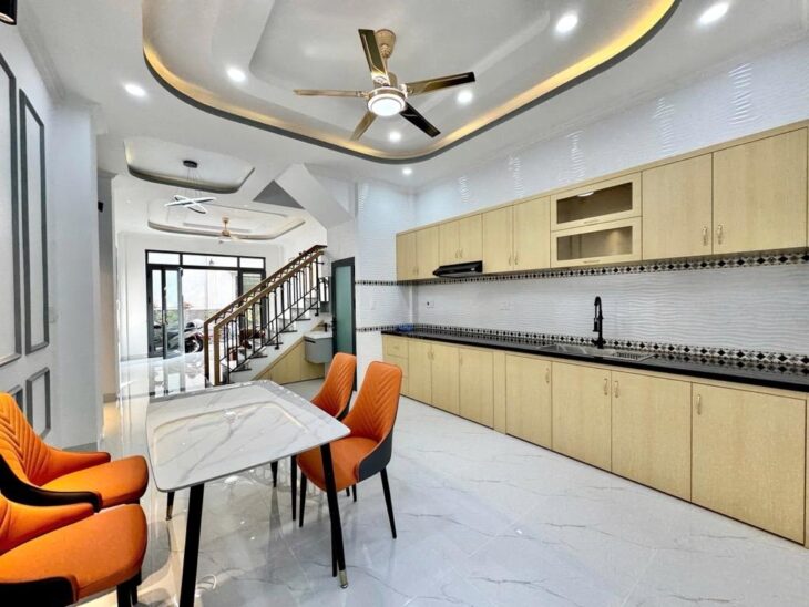 Trung tâm Gò Vấp, nhà Nguyễn Văn Nghi 4 tầng 60m2, 4PN, sổ hồng giá 8 tỷ, ngay đại học Công nghiệp 4