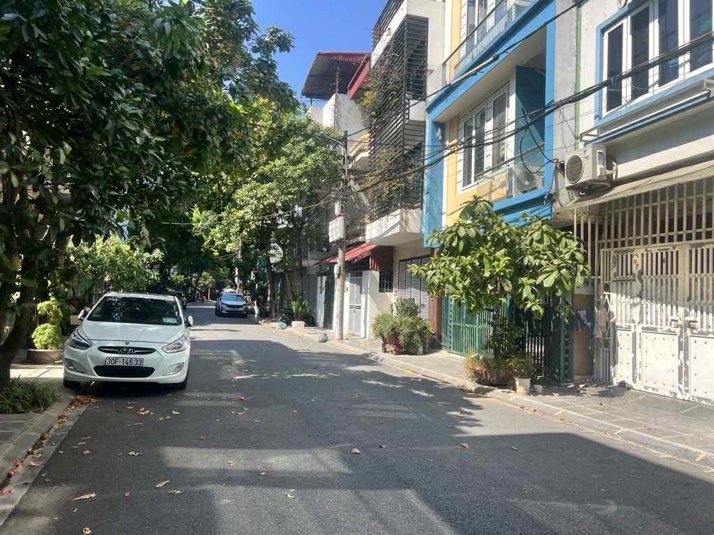 bán mảnh đất 2 thoáng, 76m, mặt tiền 7.6m, phân lô, vỉa hè , ôtô tránh