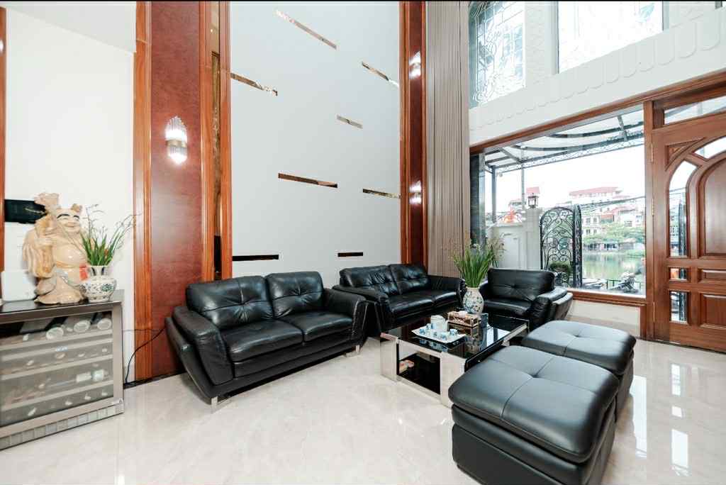 Siêu phẩm mặt hồ Bồ Đề, 100m x 7 tầng, mặt tiền 5.8m, thang máy, gara, kinh doanh, full nội thất