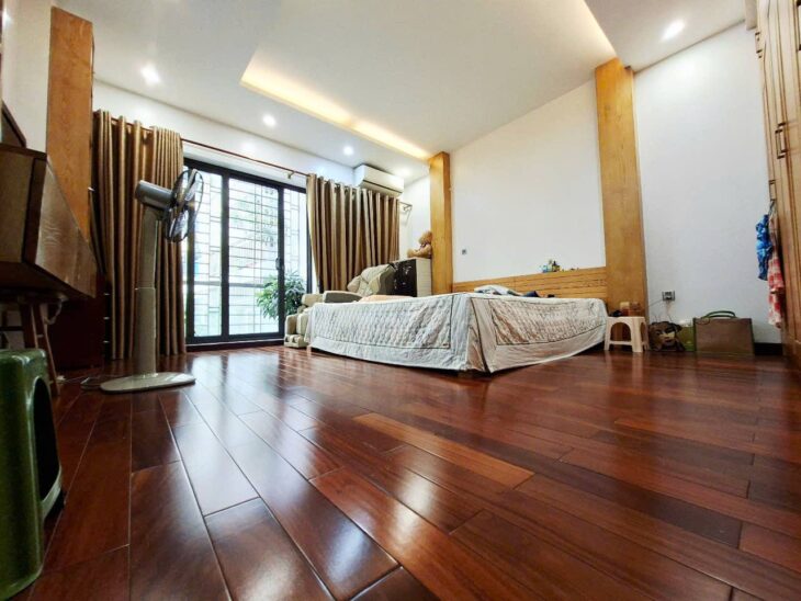 Nhỉnh 28 tỷ. Nhà Phân lô Lê Trọng Tấn 88m*5 tầng*MT 5m; Ga ra ô tô, ngõ ô tô, sân chơi thể thao