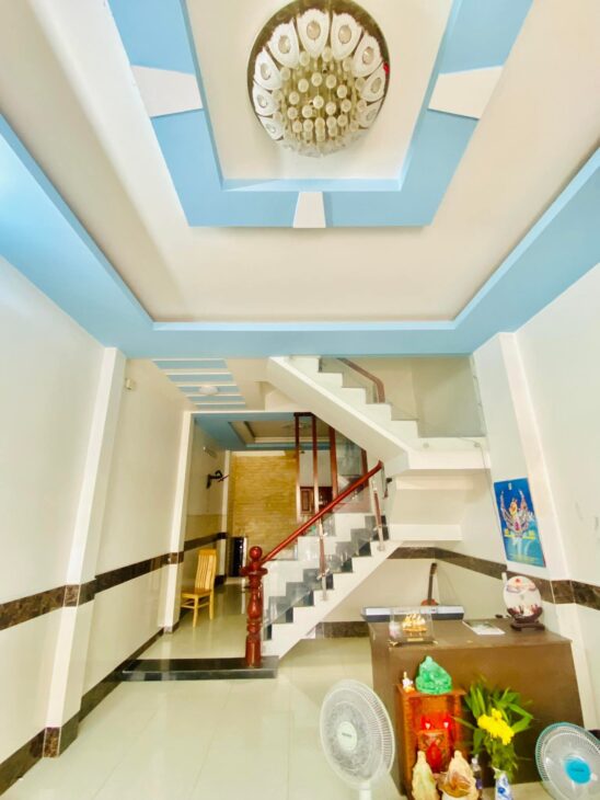 NHÀ 3 TẦNG 64M2 KHU VIP, HẺM OTO TRÁNH THÔNG. ĐỦ TIỆN ÍCH, NHÀ ĐẸP Ở NGAY. LÂM THỊ HỐ, TÂN CHÁNH