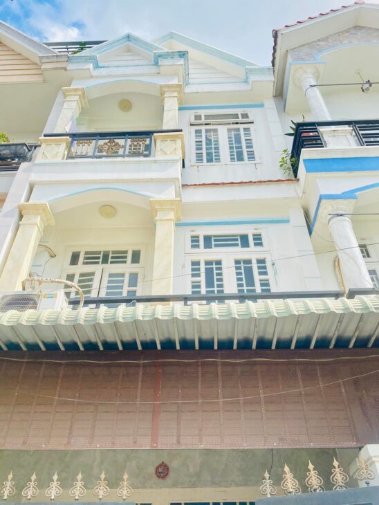 NHÀ 3 TẦNG 64M2 KHU VIP, HẺM OTO TRÁNH THÔNG. ĐỦ TIỆN ÍCH, NHÀ ĐẸP Ở NGAY. LÂM THỊ HỐ, TÂN CHÁNH