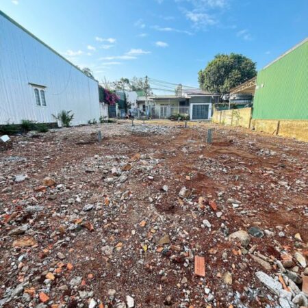 2 lô liền kề mặt tiền Hoàng Thế Thiện, phường Tân Lợi – Diện tích: 5×25,3m (1 lô) – Hướng Đông