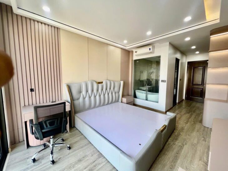 BÁN NHÀ VÕ CHÍ CÔNG- Ô TÔ- thang máy ở ngay -65M 5 TẦNG 14.3 TỶ