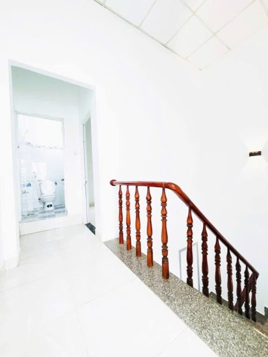 CĂN GÓC 2 MẶT TIỀN 72M2, 2 TẦNG ĐÚC MỚI TINH. XE TẢI VÀO TẬN NHÀ, GẦN CHỢ THỚI TỨ. GIÁ RẺ CHỈ 3,2