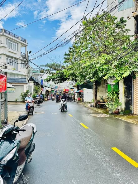 Căn hộ dịch vụ 5 tầng có hầm và thang máy, đường Tô Hiến Thành, Quận 10, 94.5m² – Giá 18.5 tỷ.
