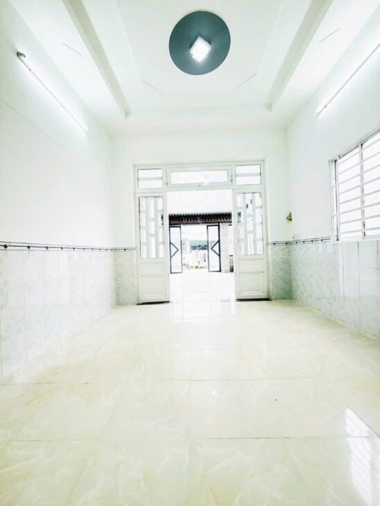 CĂN GÓC 2 MẶT TIỀN 72M2, 2 TẦNG ĐÚC MỚI TINH. XE TẢI VÀO TẬN NHÀ, GẦN CHỢ THỚI TỨ. GIÁ RẺ CHỈ 3,2