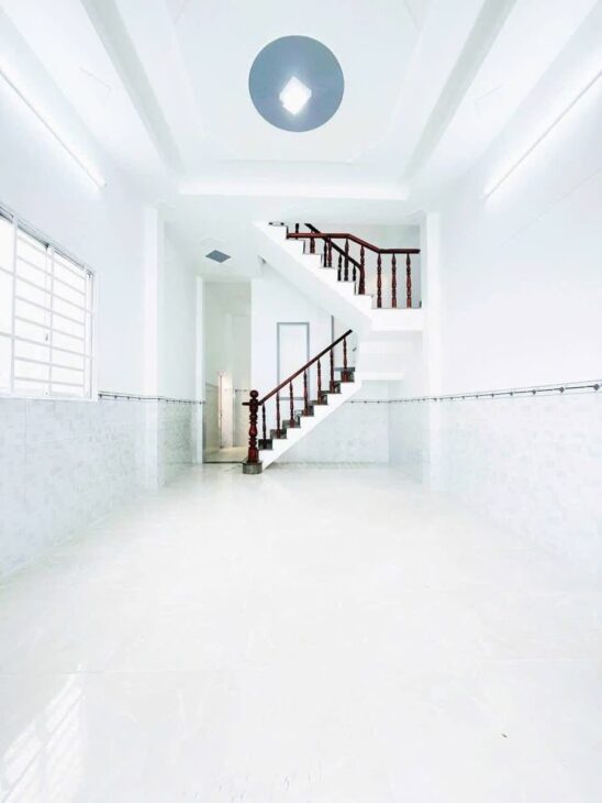 CĂN GÓC 2 MẶT TIỀN 72M2, 2 TẦNG ĐÚC MỚI TINH. XE TẢI VÀO TẬN NHÀ, GẦN CHỢ THỚI TỨ. GIÁ RẺ CHỈ 3,2