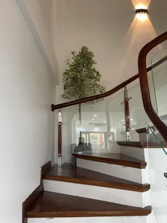 NHÀ MỚI FULL NỘI THẤT Thạch Bàn 40 m2 X 5 Tầng 7.95 tỷ Long Biên Hà Nội.