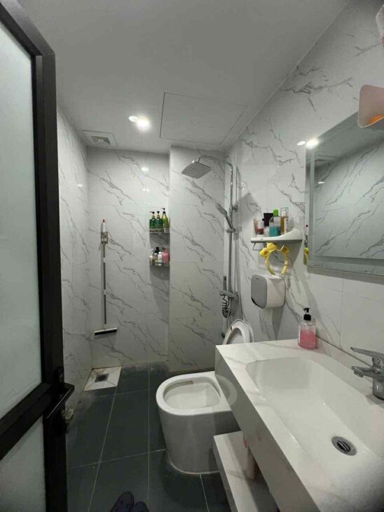 Bán nhà Vĩnh Hưng, Hoàng Mai 45m, 5 tầng, lô góc, ngõ thông ô tô, vài bước ra mặt phố, kinh doanh