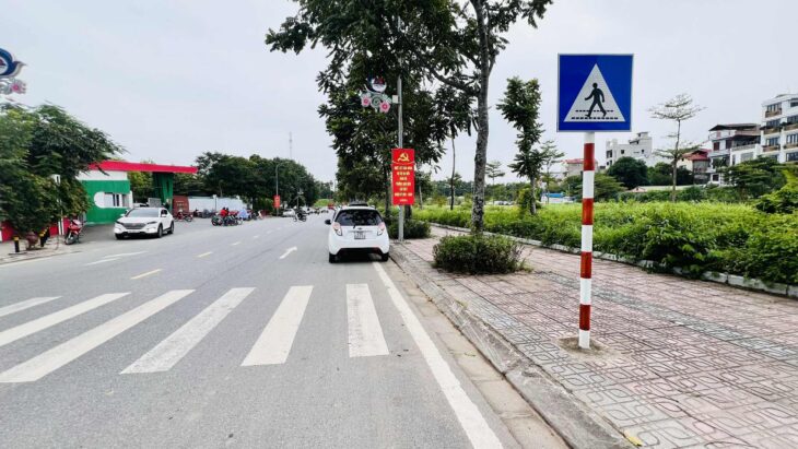 bán nhà Cổ Linh, lô góc, vỉa hè, xe container quay đầu