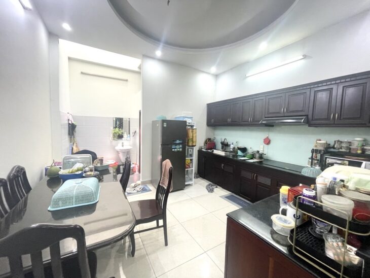 Nhà chính chủ Phan Văn Trị P.10 62m2 nở hậu 4.25m 3 tầng đẹp sát bên Cityland chỉ 10.6 tỷ.