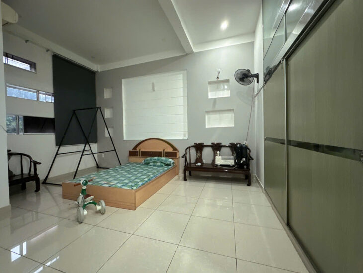 Bán nhà 4 tầng BTCT hẻm 8m Cộng Hòa ngang 5m 100m2 có gara sát bên ga T3 chỉ 23 tỷ.