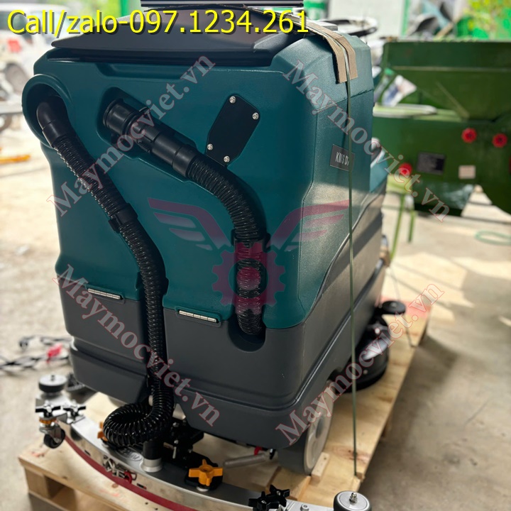 Máy chà sàn ngồi lái Kumisai KMS D7 giá rẻ