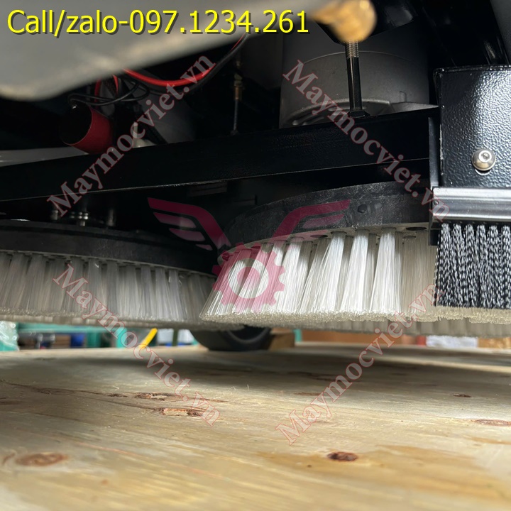 Máy chà sàn ngồi lái Kumisai KMS D7 giá rẻ