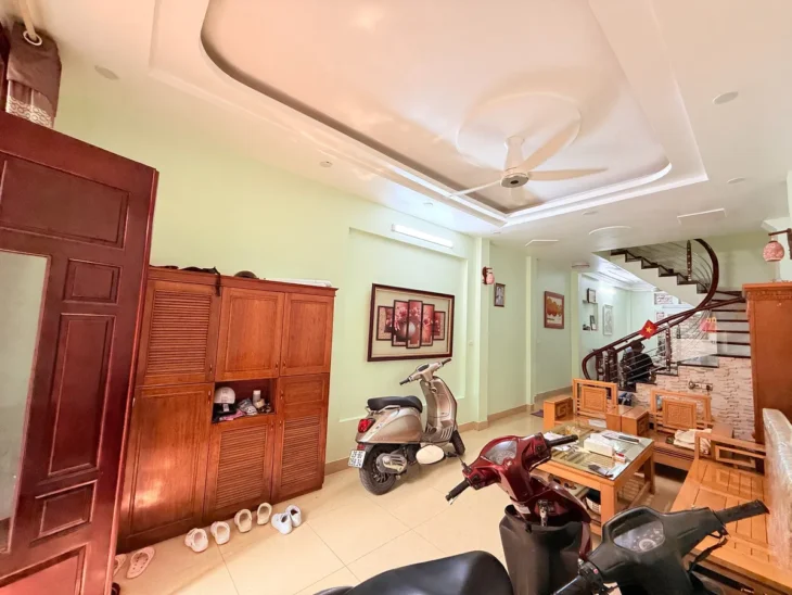 NHÀ DÂN XÂY NGÕ THÔNG Bồ Đề 53 m2 X 4 Tầng 13.5 Tỷ Long Biên Hà Nội.