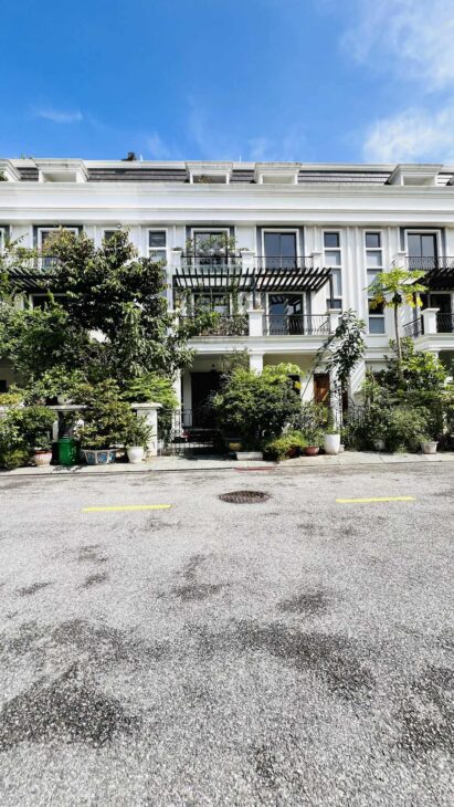 Liền kề Thạch Bàn, 128m x 4 tầng, mặt tiền 5.2m, an ninh tuyệt đối, công viên cây xanh, giao thông