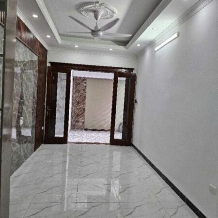 HÀNG HIẾM Bán nhà Nam Dư Hoàng Mai – 5 tầng – lô góc -full nội thất – hướng đông nam – gần ô tô