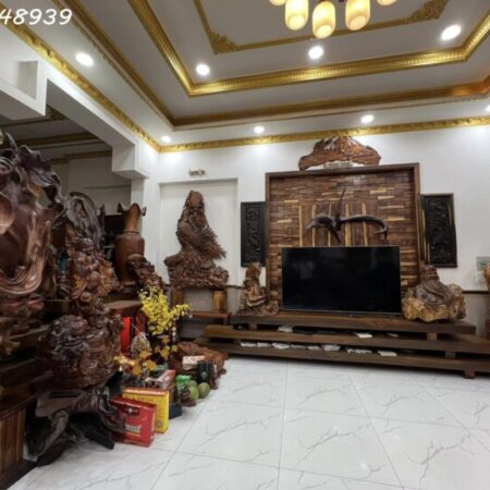 NHÀ MẶT TIỀN ĐƯỜNG DĨ AN, 5 TẦNG, NGANG 7M, 201M2 LÔ GÓC, 17 TỶ