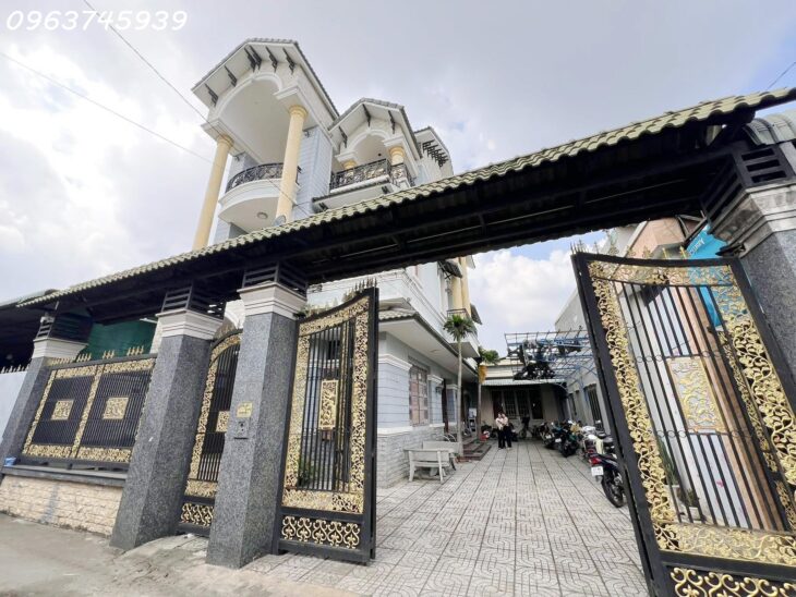 Biệt Thự Đã Hoàn Công 242m2, Ngang 12m, 3 Tầng, Dĩ An, Giá 8.2 Tỷ