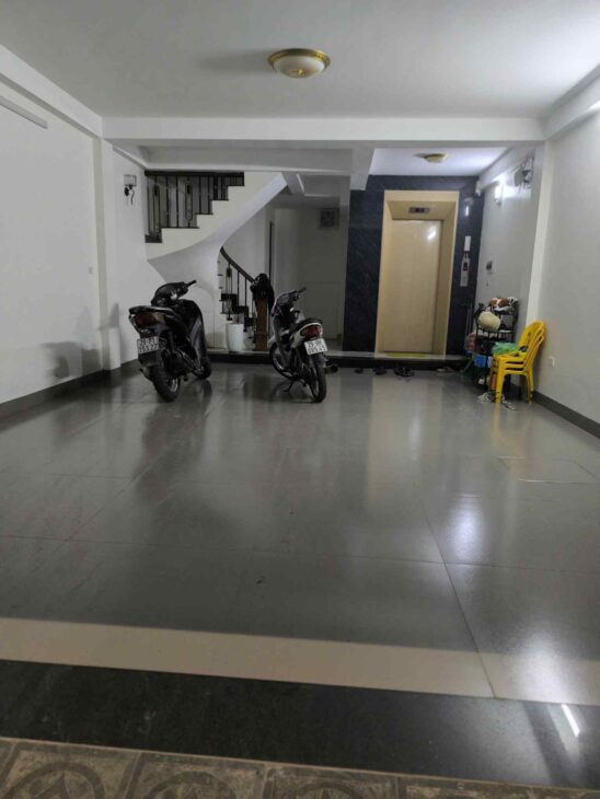 Bán nhà Tân Mai, quận Hoàng Mai 60m 7 tầng nhà mới cực đẹp thang máy, ô tô cất trong nhà, trước nhà