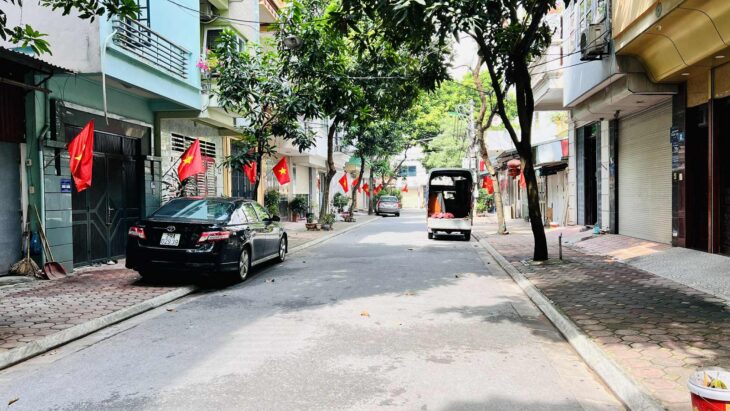 bán mảnh đất 2 thoáng, 76m, mặt tiền 7.6m, phân lô, vỉa hè , ôtô tránh