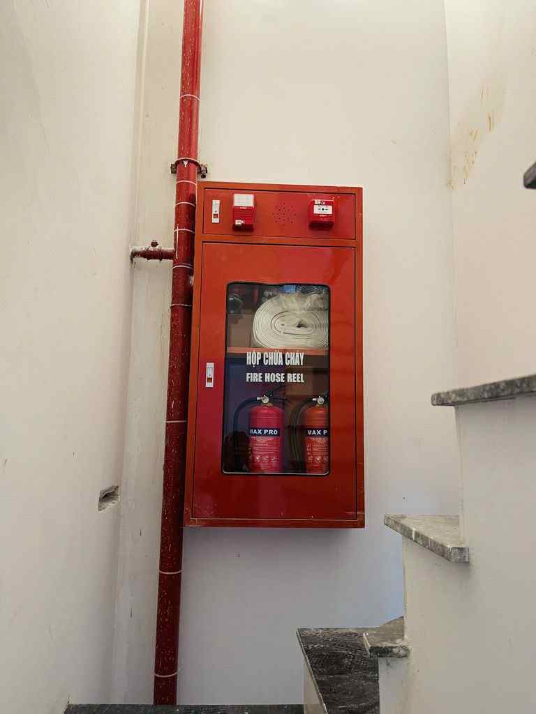 Bán căn hộ dịch vụ 75m 6 tầng thang máy, lô góc, ngõ thông ô tô đỗ cổng, vài bước ra phố, PCCC đầy